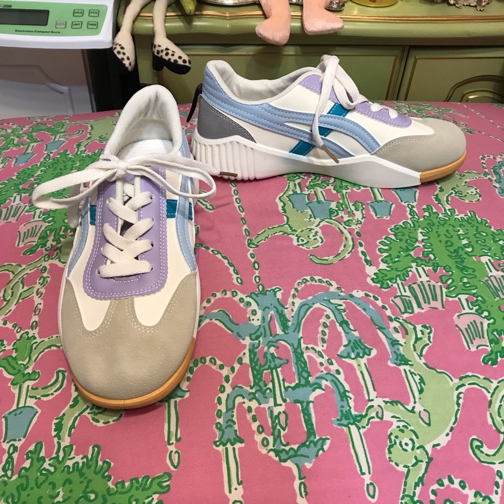 NEW! DE FLORANCE Sneaker Size 38 Sneakers